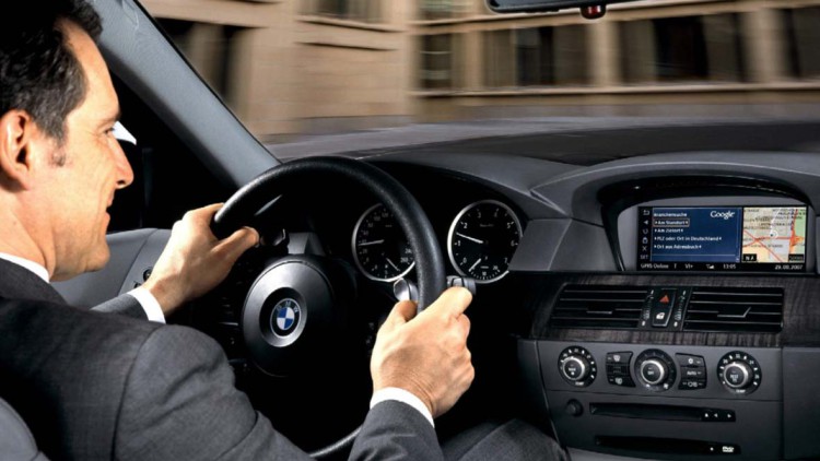 Autofahrer, Mobilität, BMW, Internet, Vernetzung, Biordcomputer