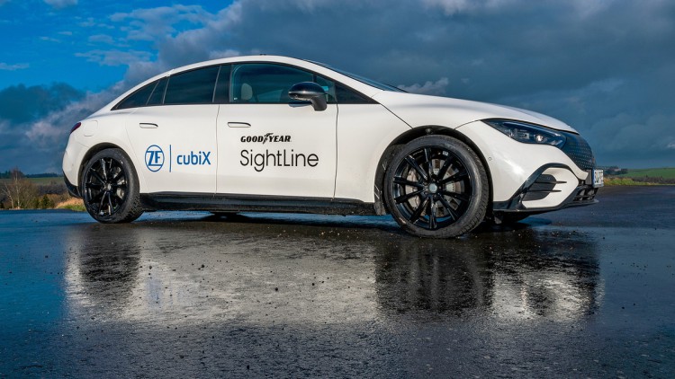 ZF und Goodyear haben ein neues Sicherheitssystem gegen Aquaplaning entwickelt.